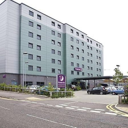 Premier Inn London Elstree / บอร์แรมวูด ภายนอก รูปภาพ