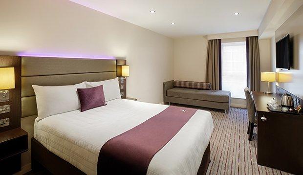 Premier Inn London Elstree / บอร์แรมวูด ภายนอก รูปภาพ