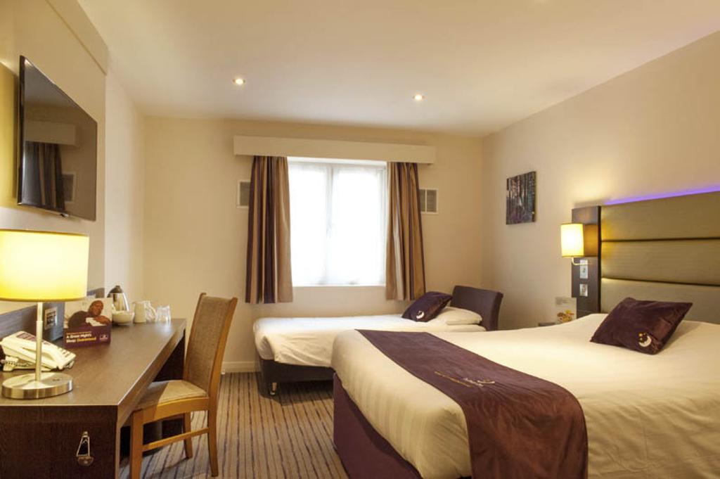 Premier Inn London Elstree / บอร์แรมวูด ห้อง รูปภาพ