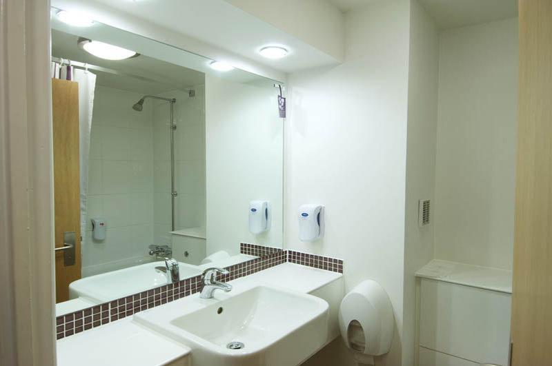 Premier Inn London Elstree / บอร์แรมวูด ภายนอก รูปภาพ