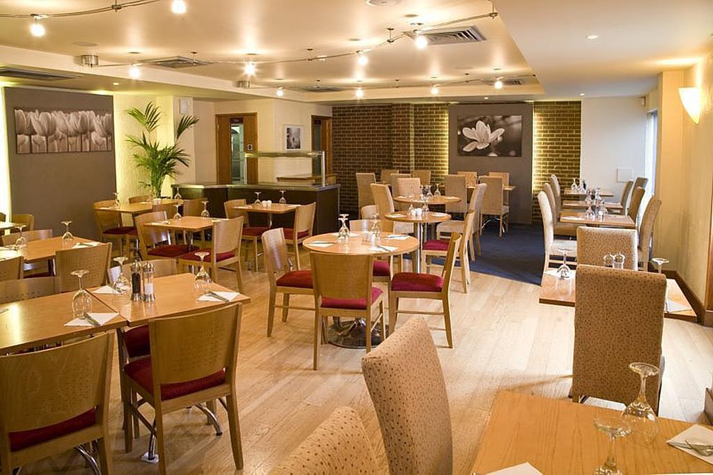 Premier Inn London Elstree / บอร์แรมวูด ภายนอก รูปภาพ